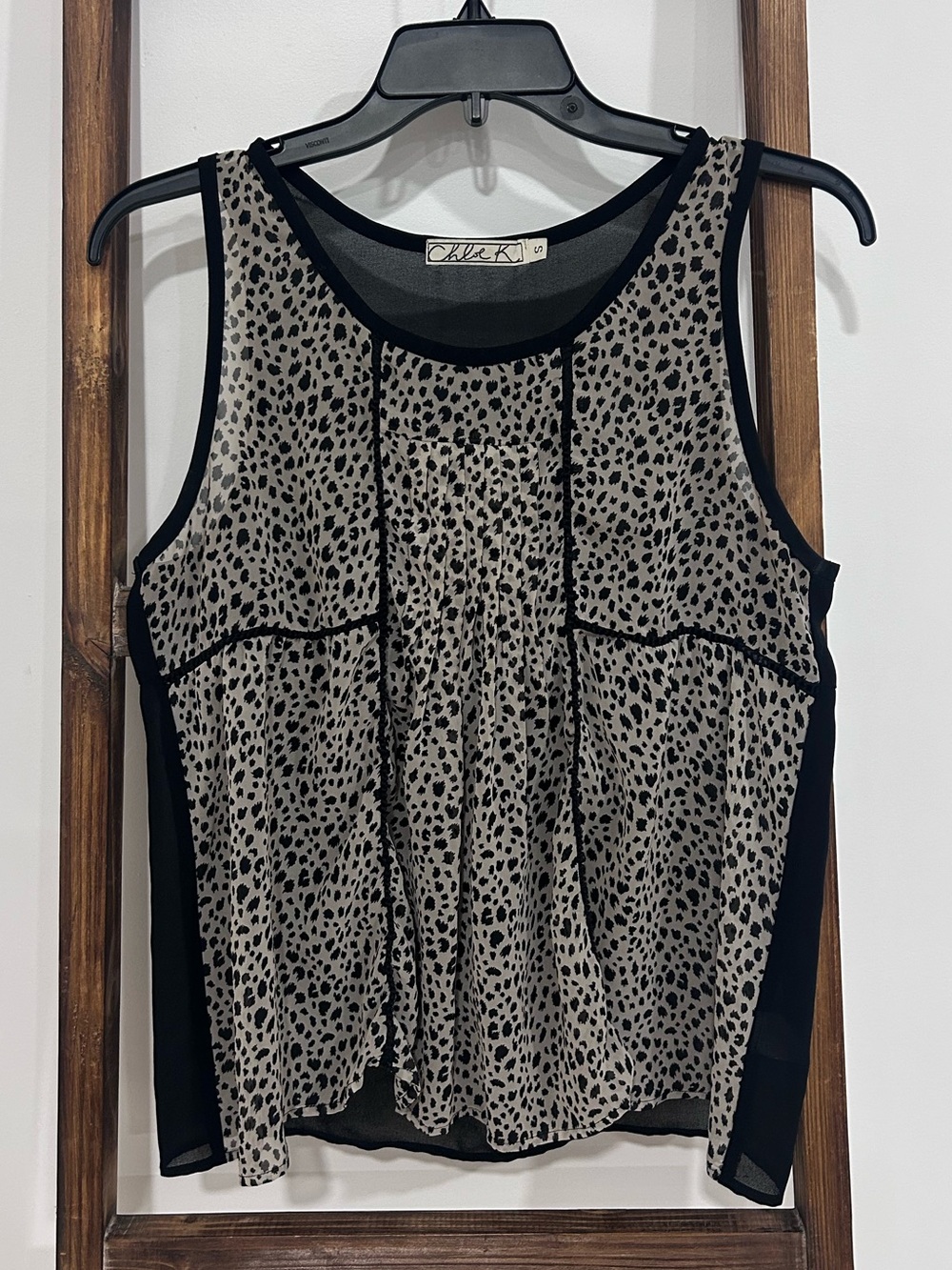 Chloe K Sleeveless Leopard Print Blouse in Black & Taupe